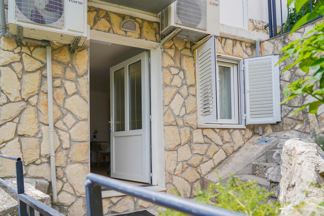 Studio Apartman Monika Hotel Baska Voda Exterior photo